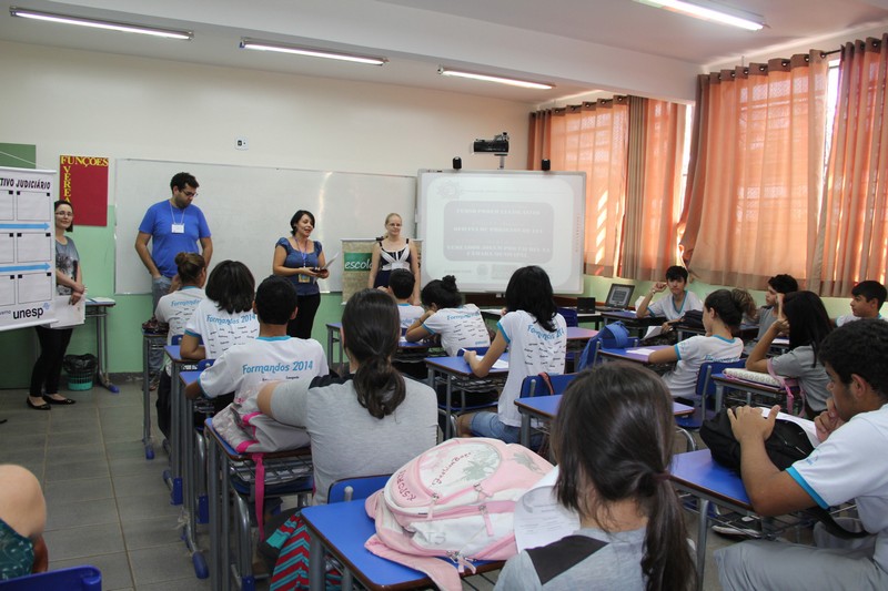 Parlamento Jovem colabora para formação política de jovens das escolas públicas e particulares