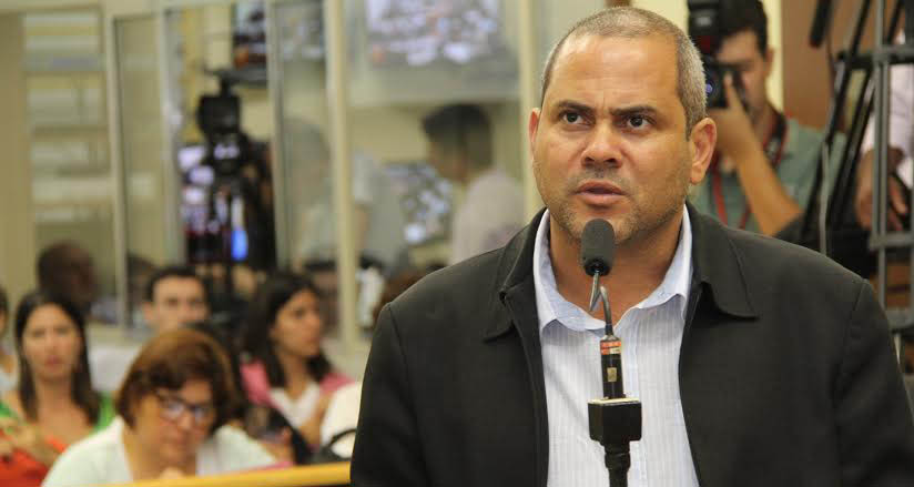 Edio Lopes cobra agências bancárias por falta de dinheiro em caixas eletrônicos
