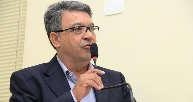Vereador pede correção na estrutura do muro de escola
