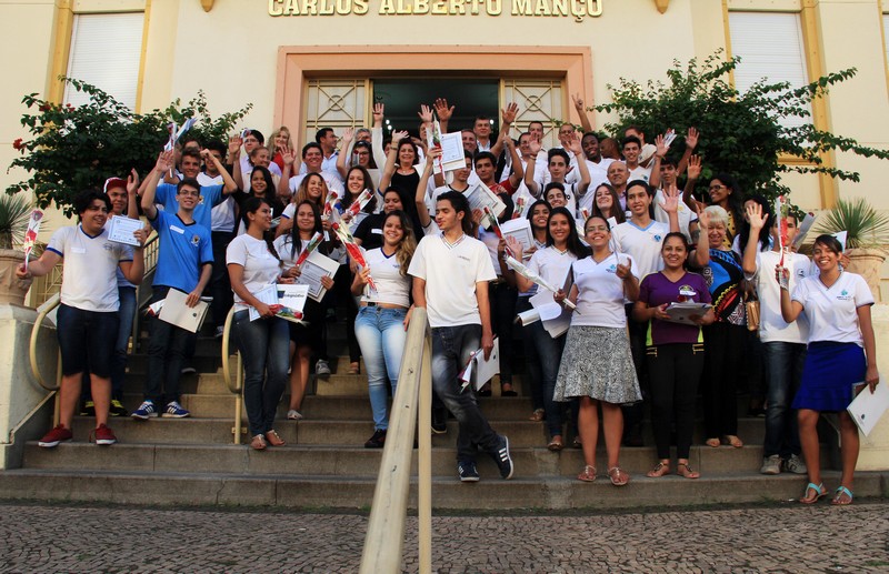 Parlamento Jovem 2015 – Ensino Médio dá um show de cidadania