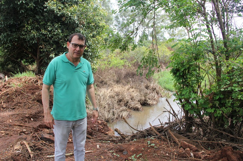 Gerson articula solução para ponte no córrego do Paiol