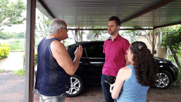 Rafael de Angeli atende a solicitações de moradores do Jardim Paraíso