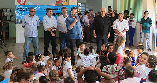 Vereadores participam de implantação do Prefeitura nos Bairros na região do CECAP