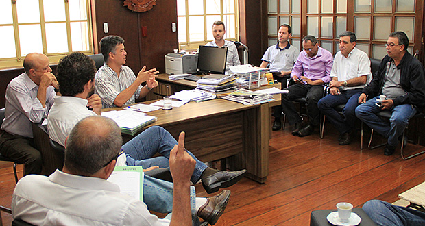 Reunião na Câmara avalia projetos que podem ser votados em breve pelos vereadores