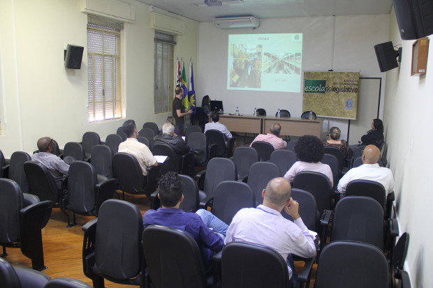 Com verba atual Prefeitura levará seis anos para atender demanda por aparelhos auditivos