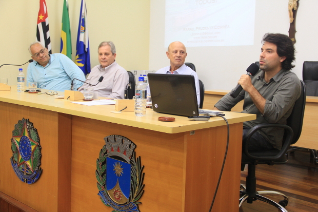 Palestra e documentário contam histórias da ferrovia nos 200 anos de Araraquara