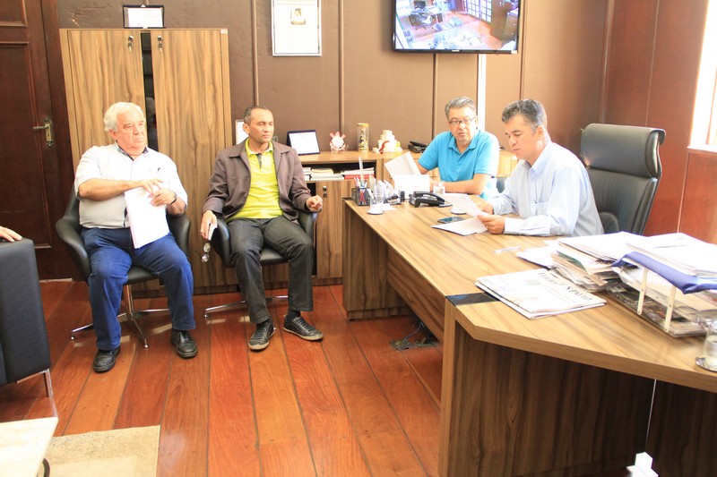 Em reunião semanal, vereadores analisam projetos de lei para as próximas sessões
