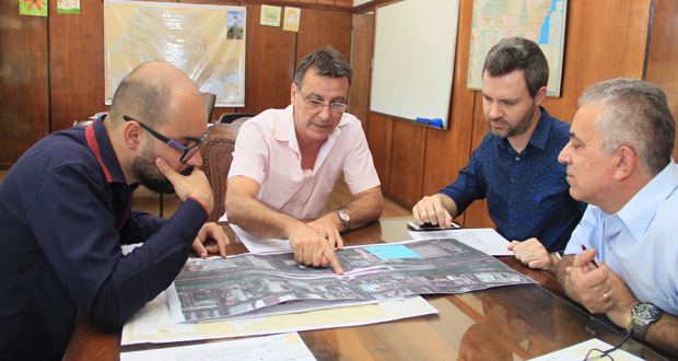Por mais segurança aos condutores, Rafael de Angeli quer melhorias no trânsito da Camilo Dinucci, no 1° Distrito Industrial