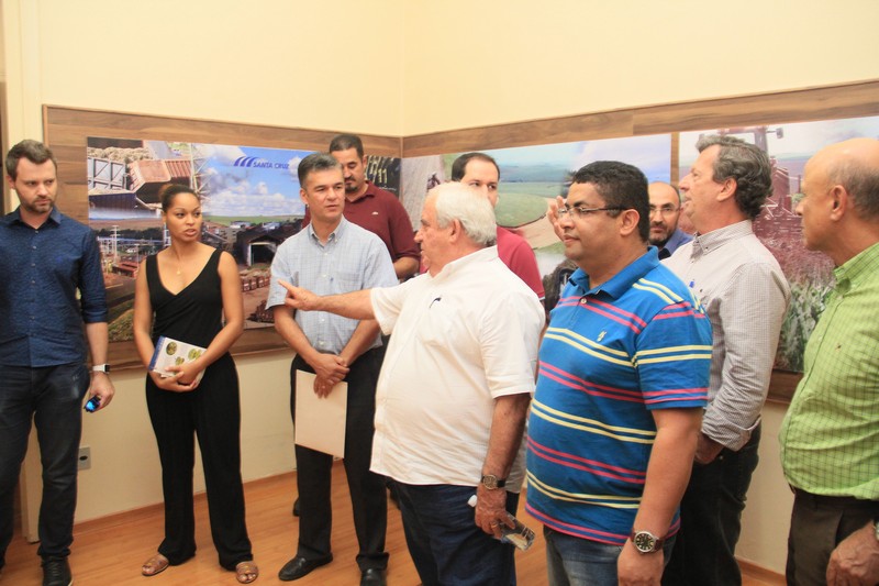 Vereadores participam de reunião para discutir a pulverização aérea de agrotóxicos