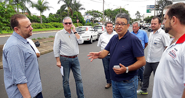 Estacionamento na Luis Mauri agora será em 45 graus, aumentando o número de vagas