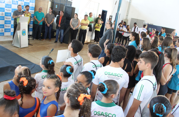 Roger Mendes representa o Legislativo na Copa São Paulo de Ginástica Artística