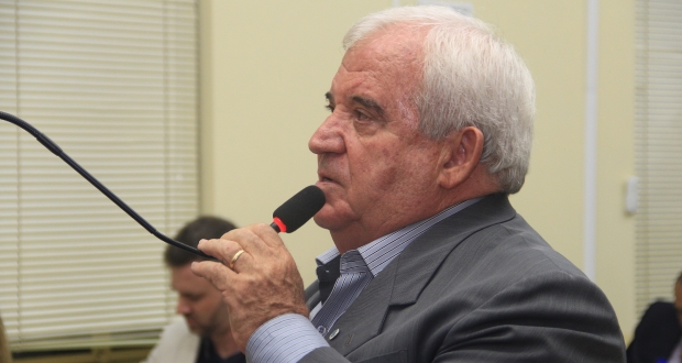 Porsani quer solução para prédio que desabou com chuvas