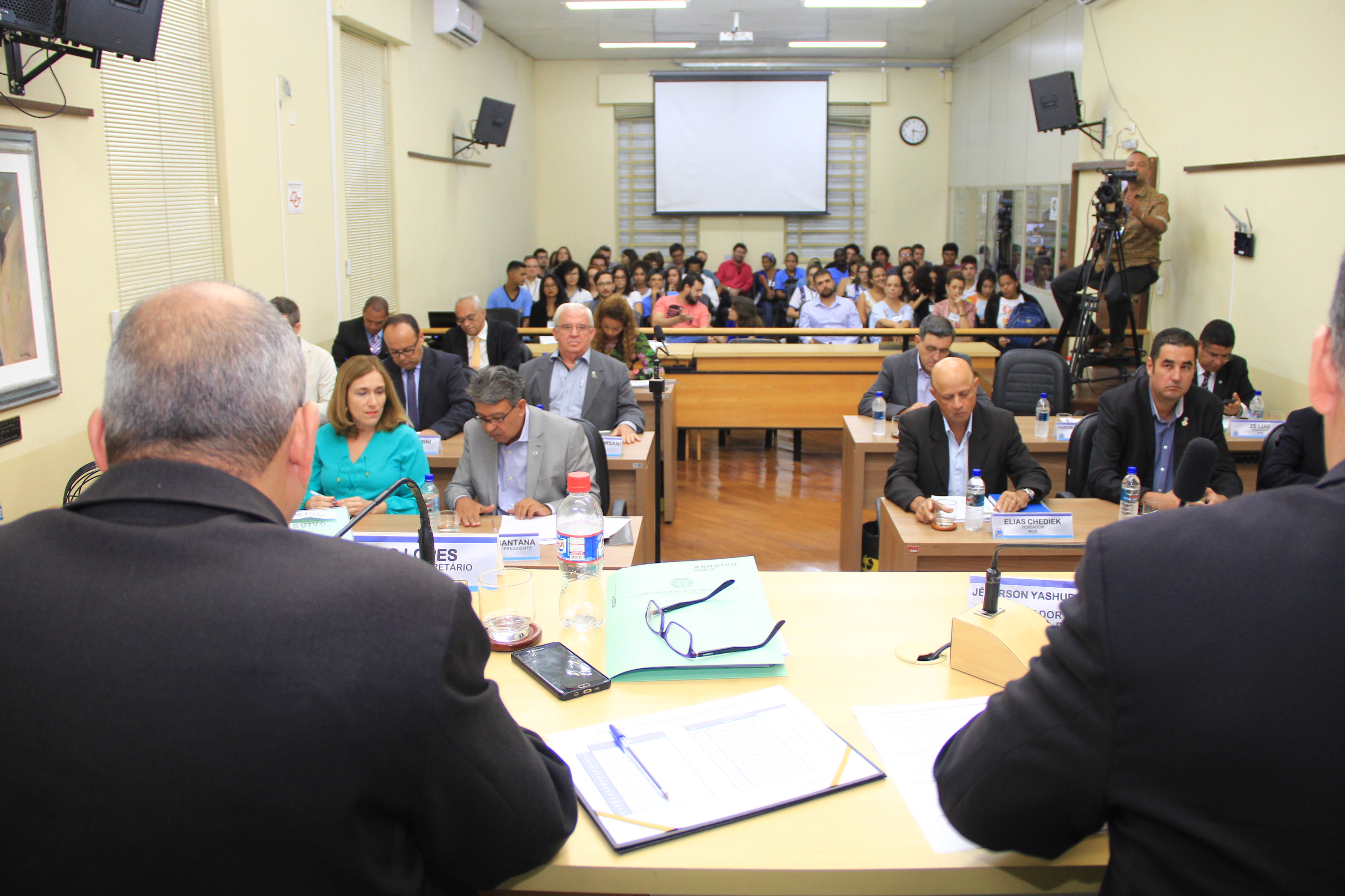 Requerimento de repúdio à descriminalização do aborto é apresentado por 14 vereadores