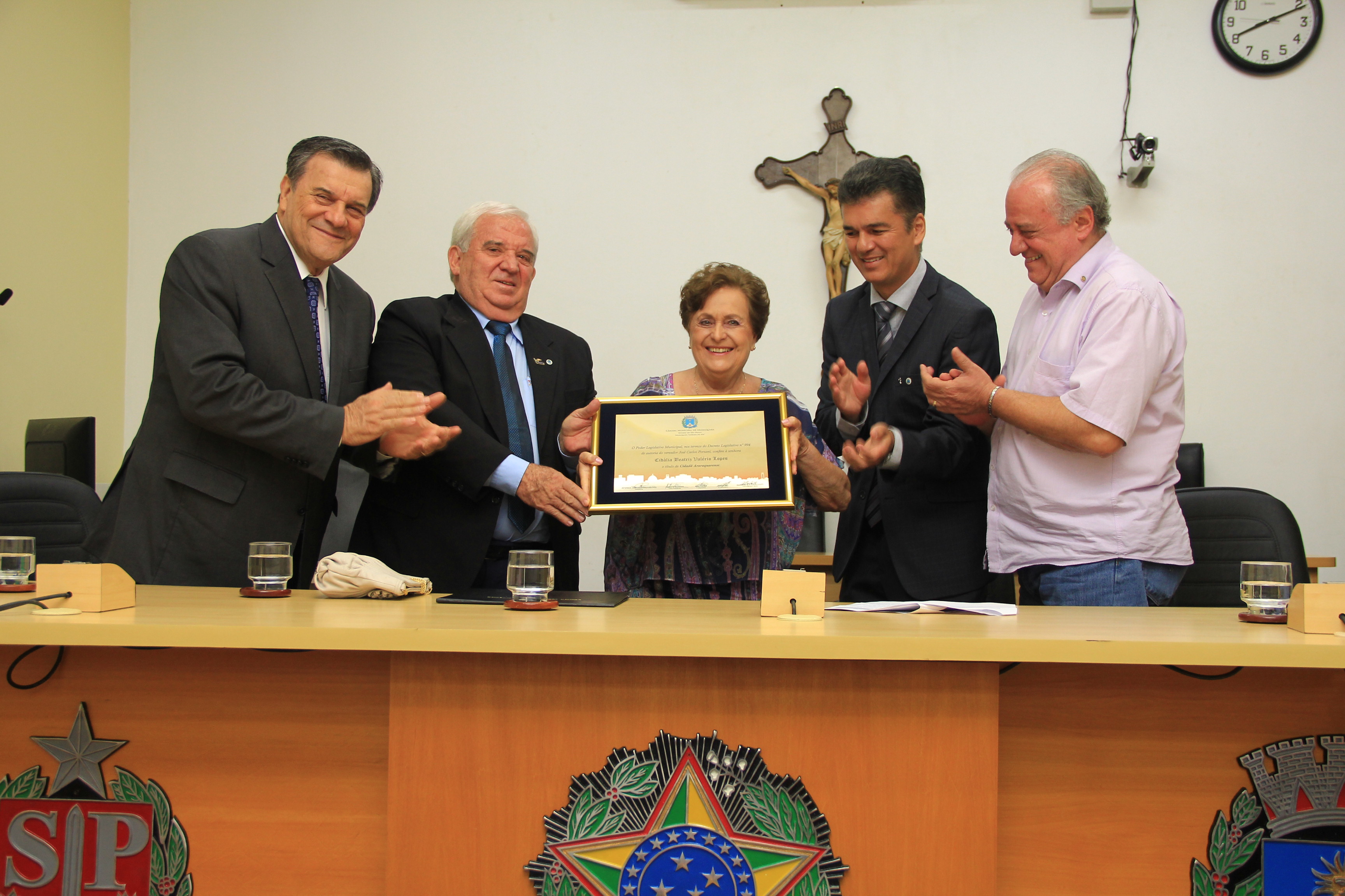 Cidália Beatriz Valério Lopes recebe a honraria de Cidadã Araraquarense