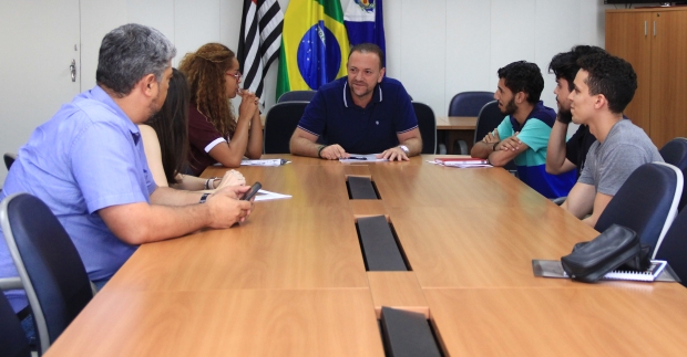 Estudantes reclamam da limitação de horário no passe de transporte público