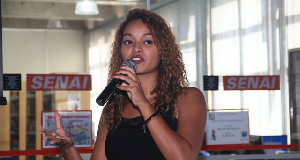 Thainara Faria participa da 'Campanha pela Paz no Trânsito'