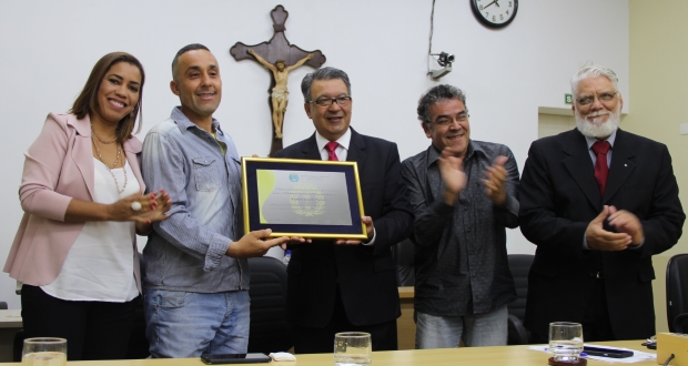 Agente dos Correios recebe 5º Diploma de Atuação na Política sobre Drogas (com vídeo)