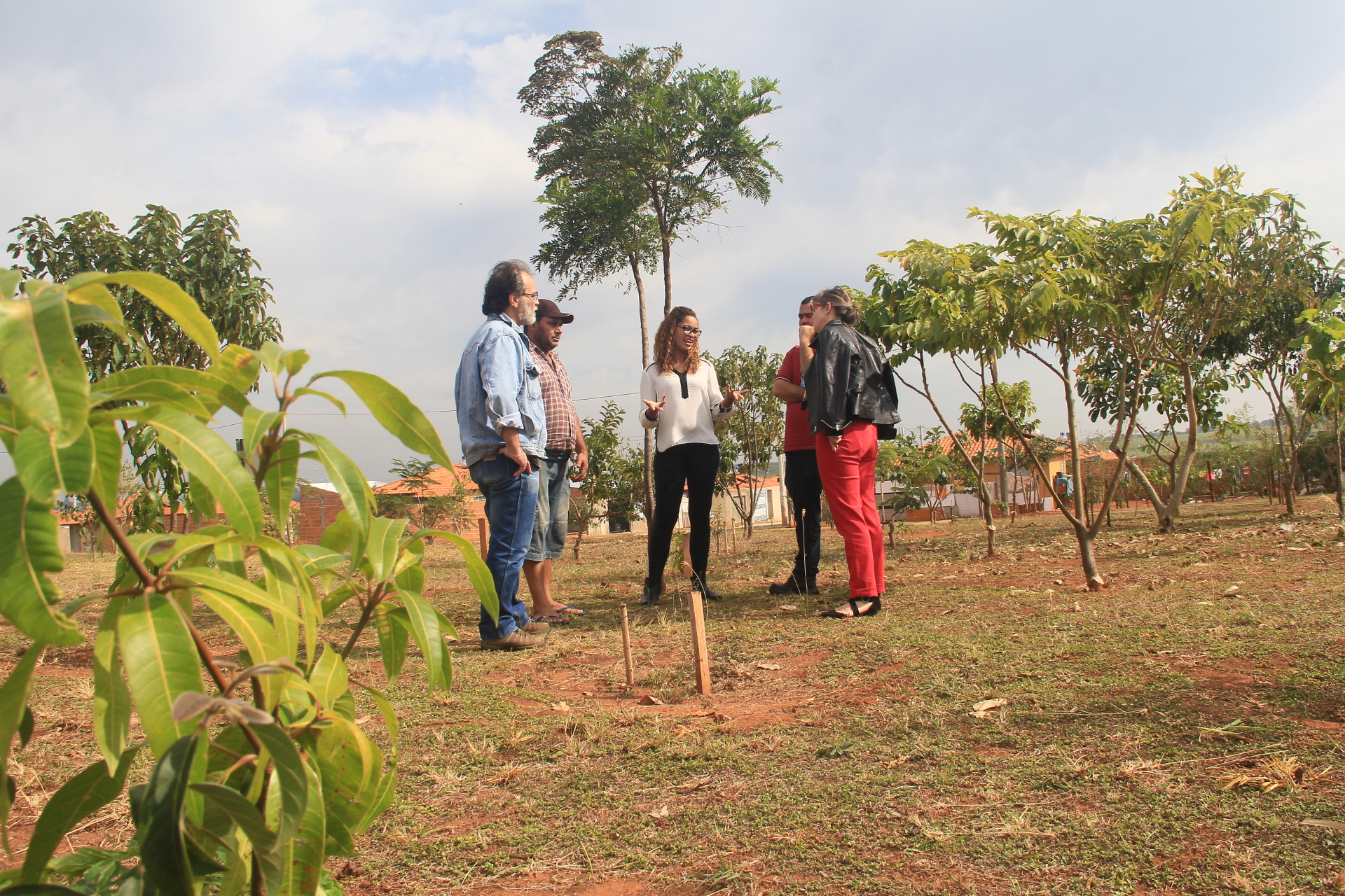 Vistoriada área de implantação do projeto “Nosso Pomar”