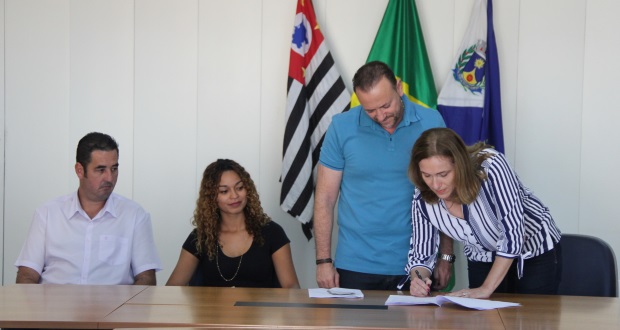 Projeto de lei que estende repouso remunerado de aborto não criminoso é sancionado
