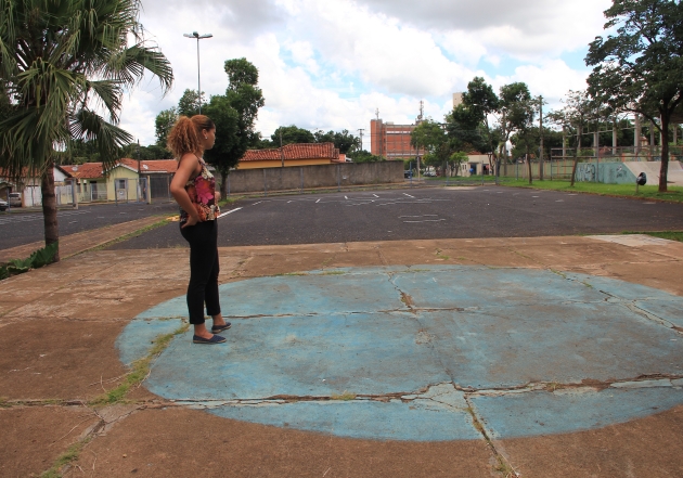 Más condições de equipamento público causam lesões a dançarinos de break
