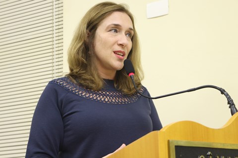 Juliana Damus cobra Executivo fomento à saúde mental