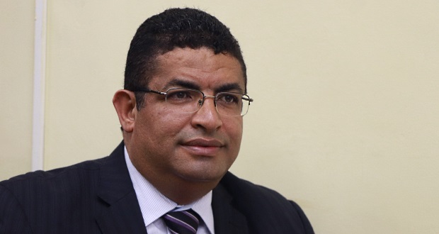 Vereador questiona gastos com aluguel de carros da Prefeitura