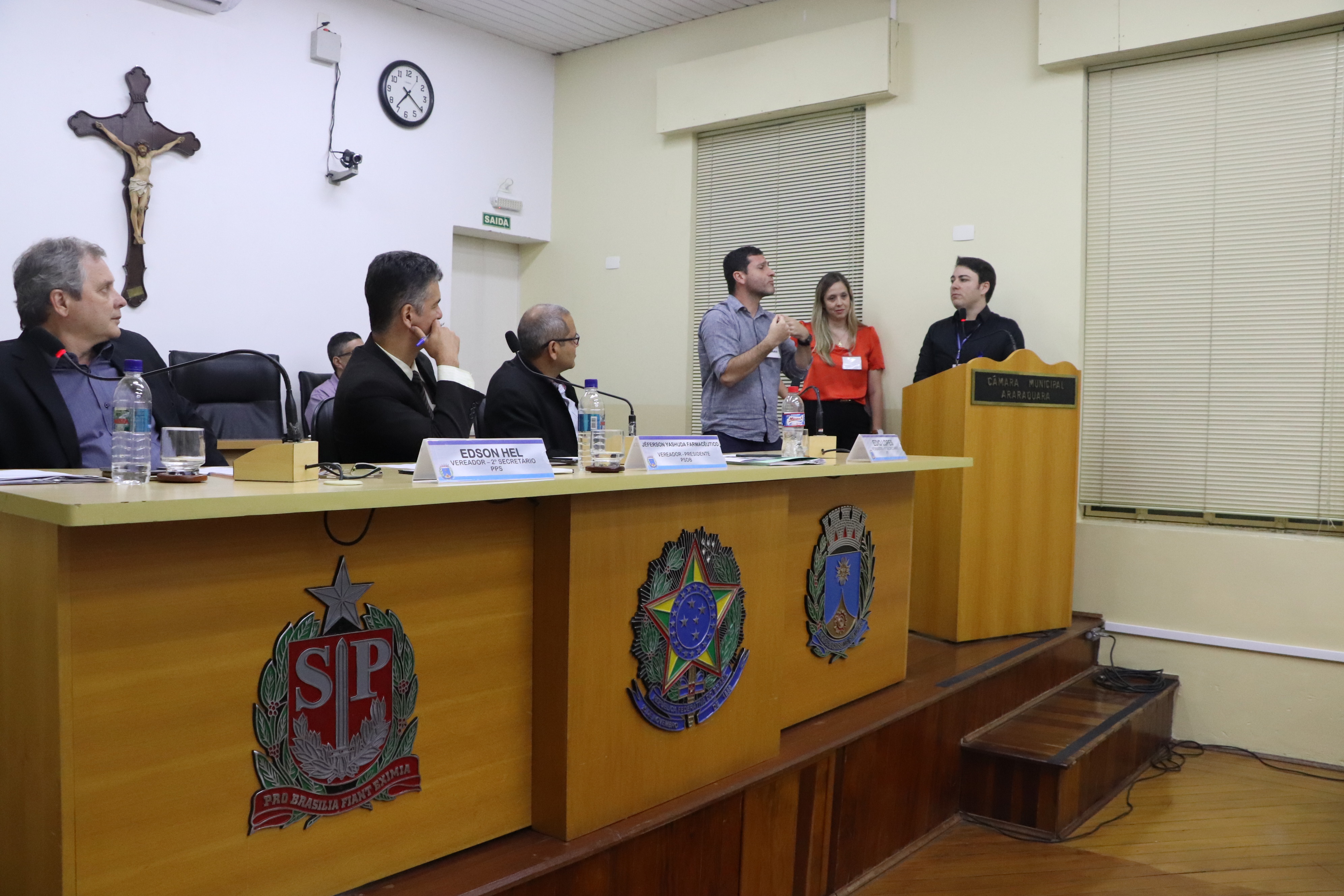 Surdo defende direito à acessibilidade na Tribuna Popular