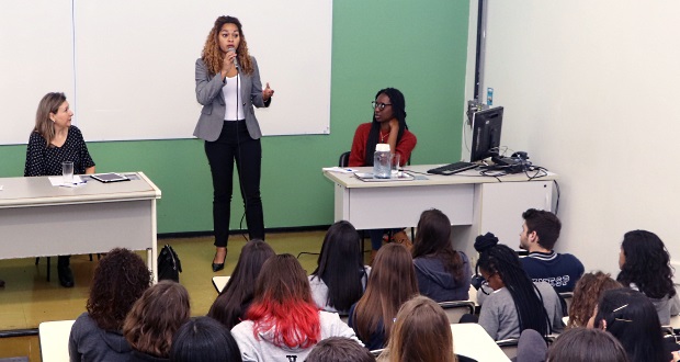 'A política não foi pensada para as mulheres', afirma vereadora em Mesa Redonda promovida pela Unesp