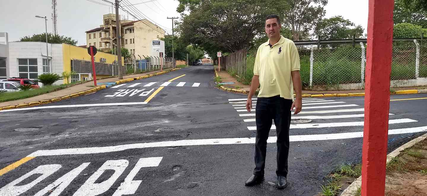 Magal vistoria locais que ganharam nova pintura de sinalização de trânsito