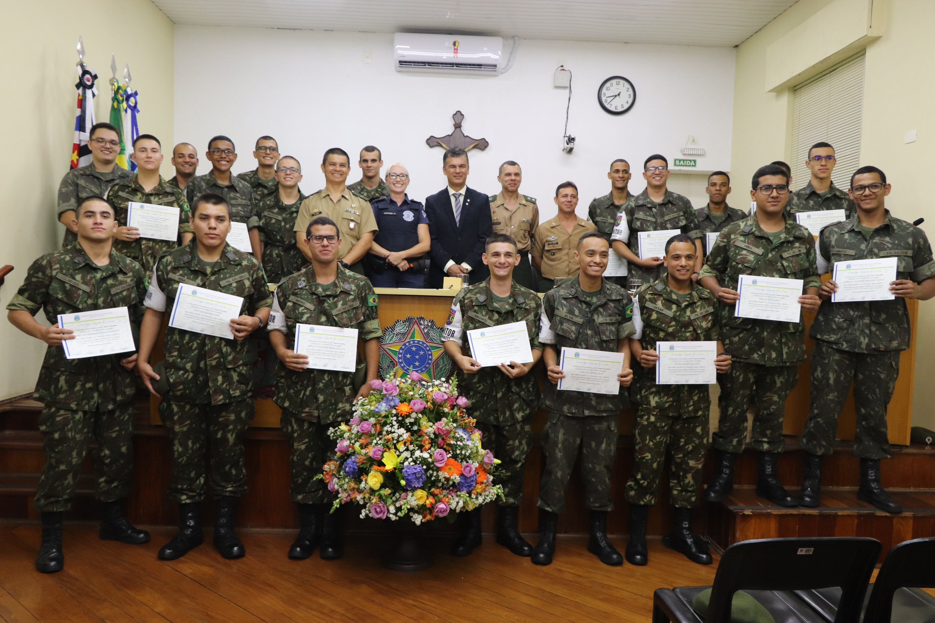 Atiradores do Tiro de Guerra são homenageados na Câmara Municipal
