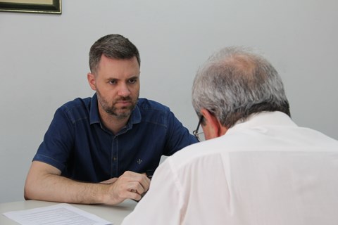 Então é matagal... E os buracos também...