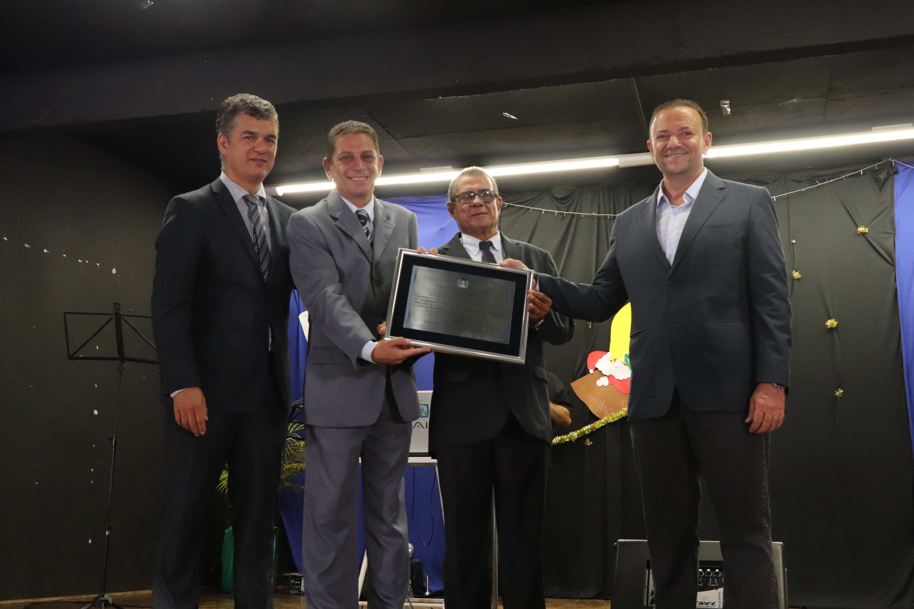 João Farias recebe Título de Cidadão Araraquarense
