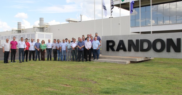 Vereadores e empresários visitam instalações da Randon Implementos