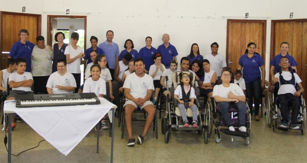 Coral da AAEE é destaque na Semana de Conscientização do Autismo