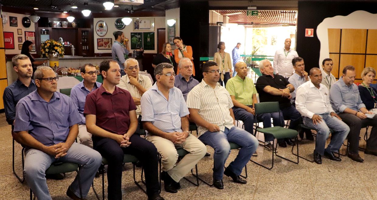 Em visita técnica à cervejaria, vereadores conferem melhorias no tratamento de despejo industrial