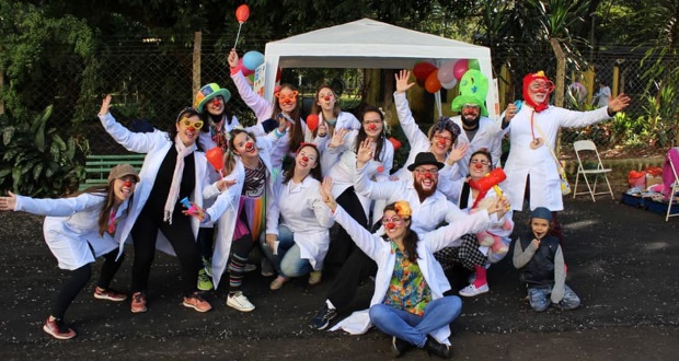 Formada primeira turma do projeto Doutores Genésiu's, palhaços da Lacca