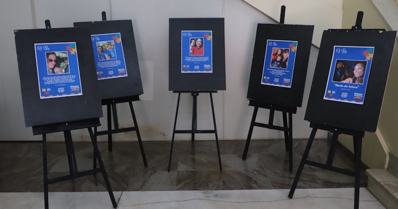Exposição na Câmara convida população a refletir sobre medos de mães atípicas