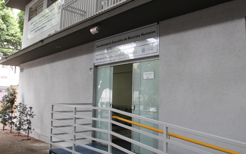 2019923_ABRE Número de servidores municipais é questionado em requerimento